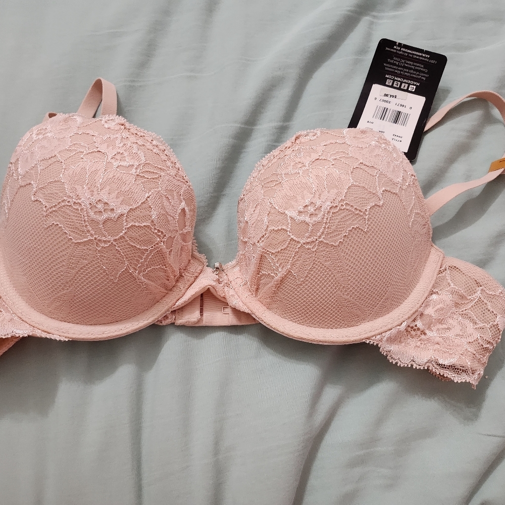 Bras - Picture 2 of 8